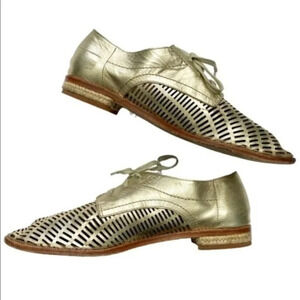 Matt Bernson Gold Metallic Oxfords size 9.5